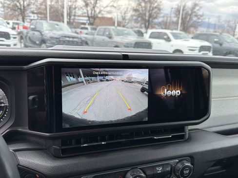 Used 2024 Jeep Wrangler Willys image 24