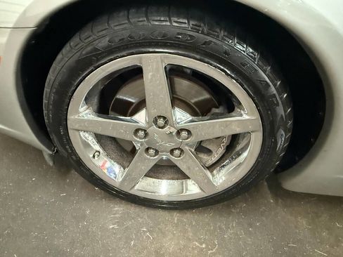 Used 2005 Chevrolet Corvette Coupe w/ Preferred Equipment Group image 31