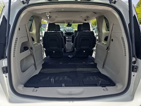 Certified 2022 Chrysler Pacifica Touring-L FWD image 13