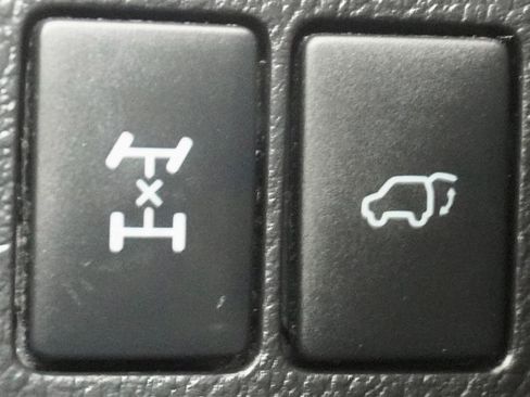 Used 2017 Toyota RAV4 SE image 30