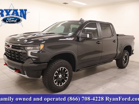Used 2024 Chevrolet Silverado 1500 ZR2 image 2