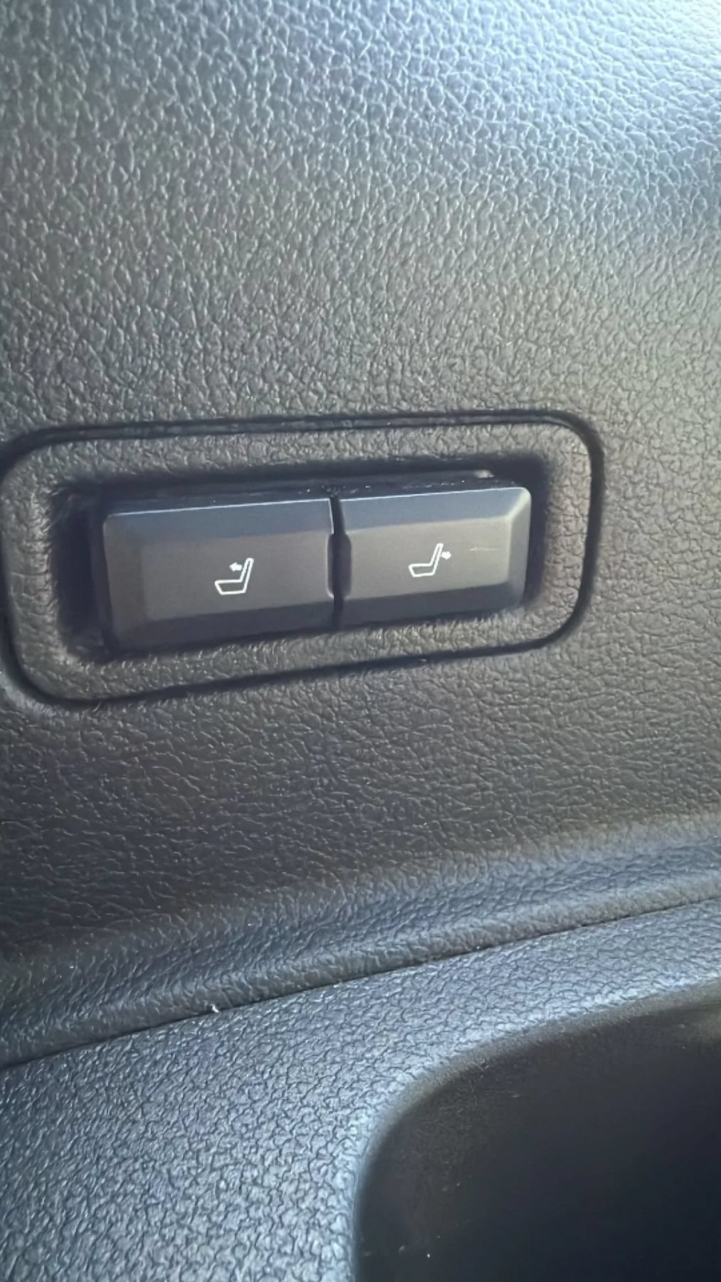 Used 2020 Ford Expedition XLT w/ Equipment Group 202A RWD image 37