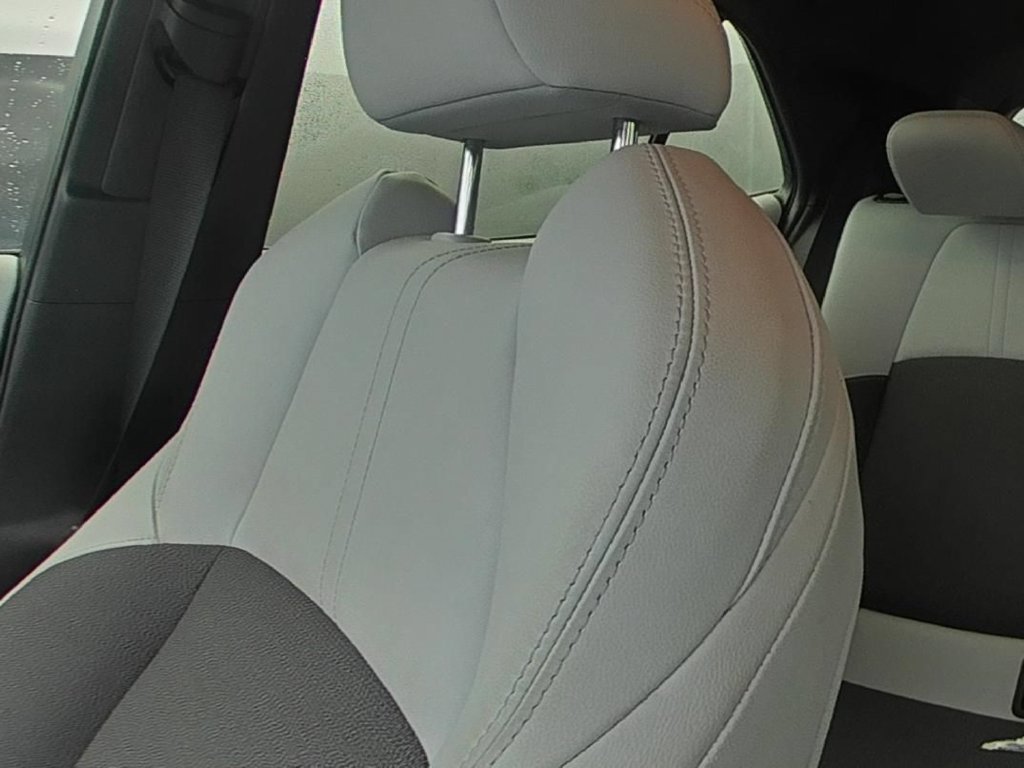 Used 2022 Toyota Corolla XSE FWD image 9