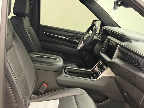 Certified 2023 GMC Yukon Denali image 32