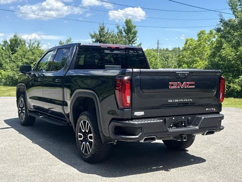 Used 2024 GMC Sierra 1500 AT4 w/ Technology Package AWD/4WD image 12