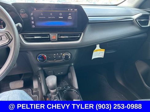 Used 2024 Chevrolet TrailBlazer LS w/ LS Convenience Package FWD image 12