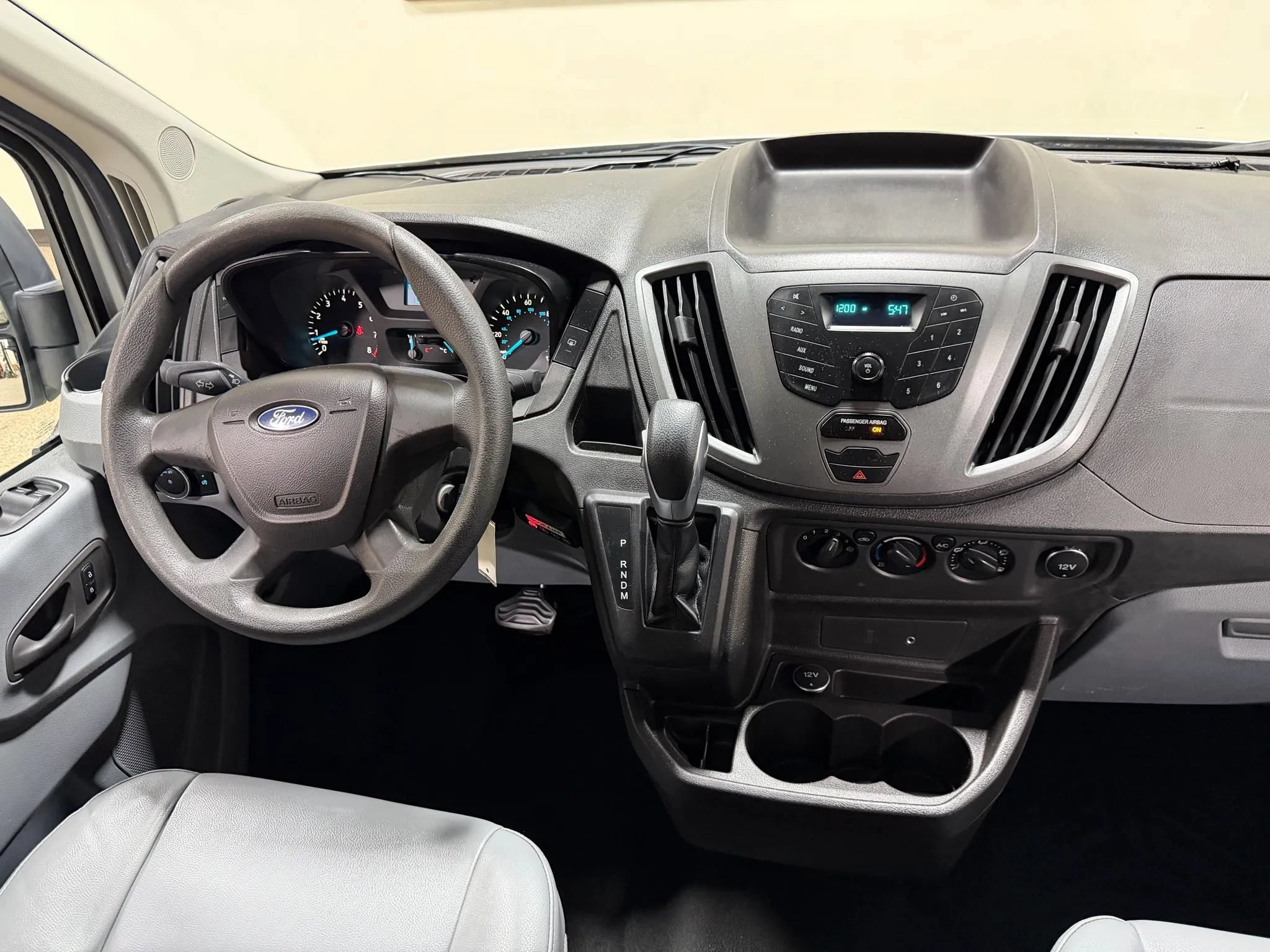 Used 2015 Ford Transit 250 148 Medium Roof RWD image 53