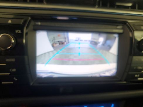 Used 2015 Toyota Corolla LE image 21