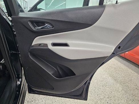 Used 2020 Chevrolet Equinox LS FWD image 33