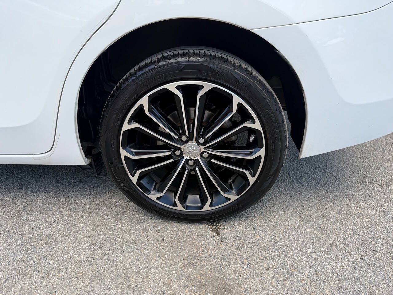 Used 2015 Toyota Corolla S FWD image 32