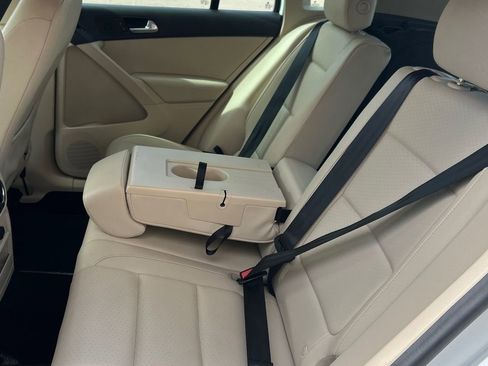 Used 2017 Volkswagen Tiguan S image 10