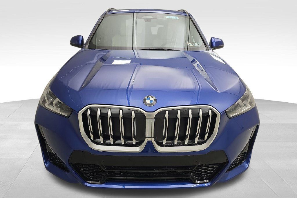 Used 2026 BMW X1 xDrive28i w/ M Sport Package AWD/4WD image 4