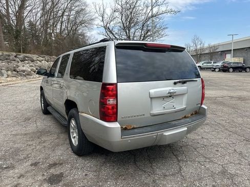 Used 2011 Chevrolet Suburban LTZ image 3