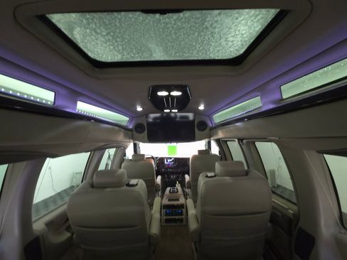 New 2025 GMC Savana 2500 w/ Driver Convenience Package image 29