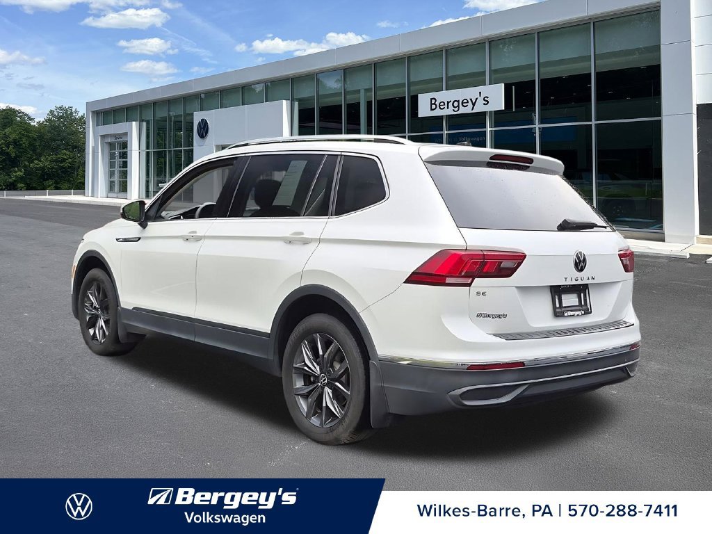 Certified 2023 Volkswagen Tiguan SE w/ Panoramic Sunroof Package FWD image 8