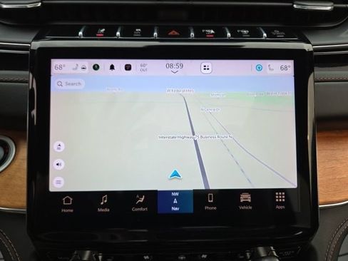 Used 2022 Jeep Grand Cherokee Summit AWD/4WD image 8
