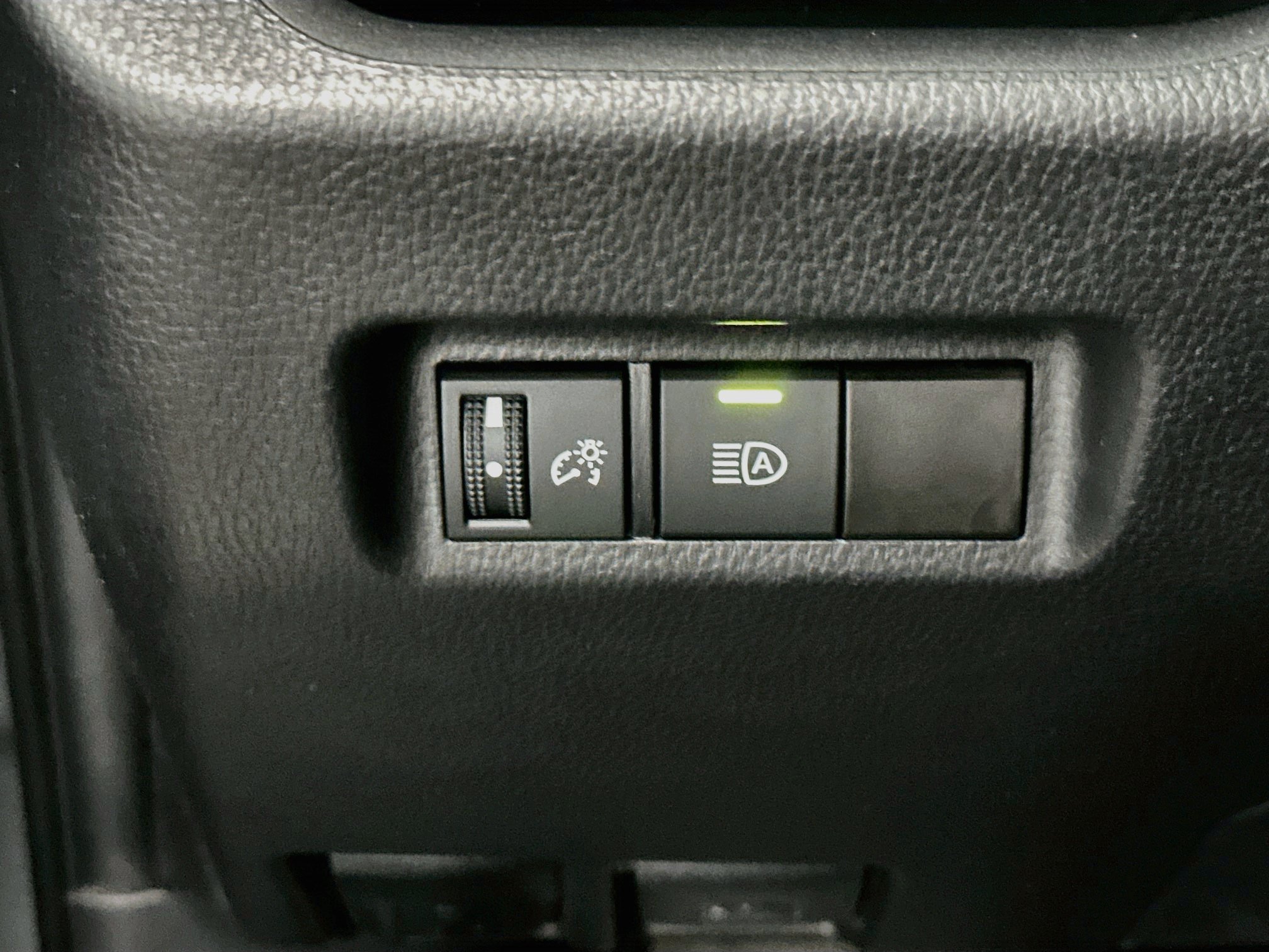 Used 2025 Toyota RAV4 LE AWD/4WD image 17
