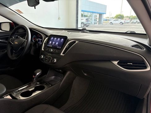 Used 2024 Chevrolet Malibu RS FWD image 35