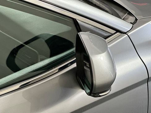 Used 2023 Toyota Camry SE image 11