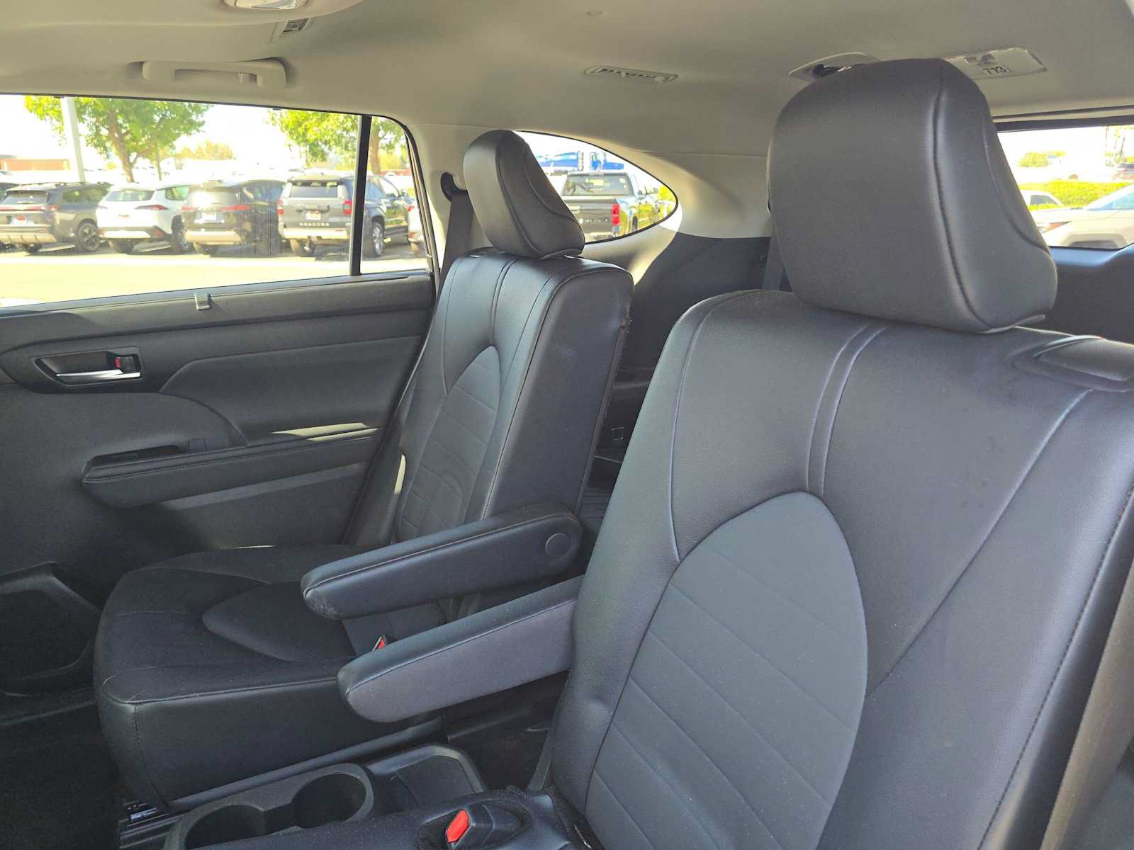 Certified 2025 Toyota Highlander XLE AWD/4WD image 19