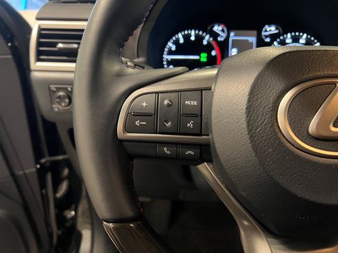 Used 2023 Lexus GX 460 Luxury w/ Sport Design Package image 13