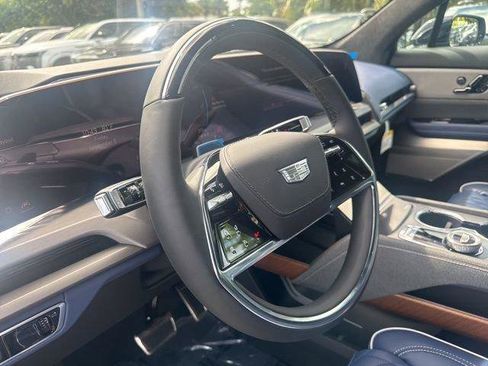 New 2026 Cadillac Vistiq Premium Luxury image 13