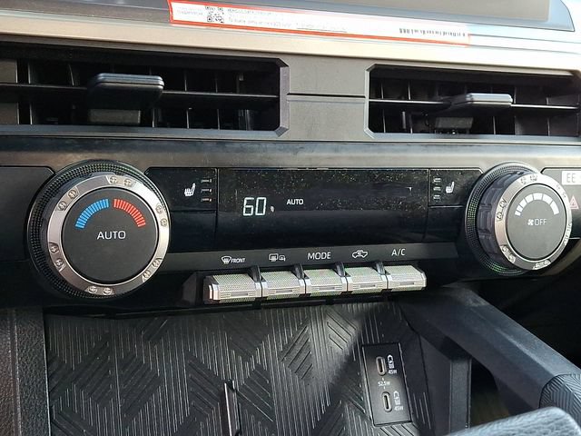 Used 2025 Toyota Tacoma TRD Off-Road AWD/4WD image 17