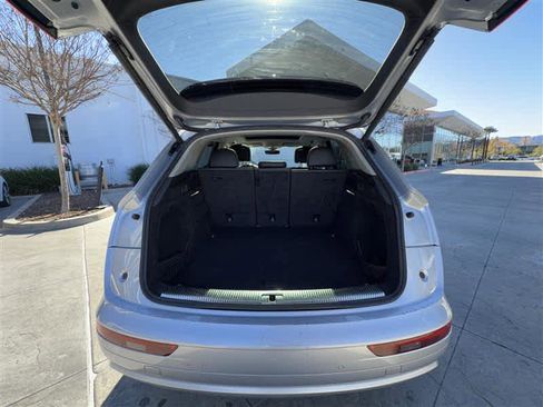 Used 2018 Audi Q5 Prestige w/ Prestige Package image 10