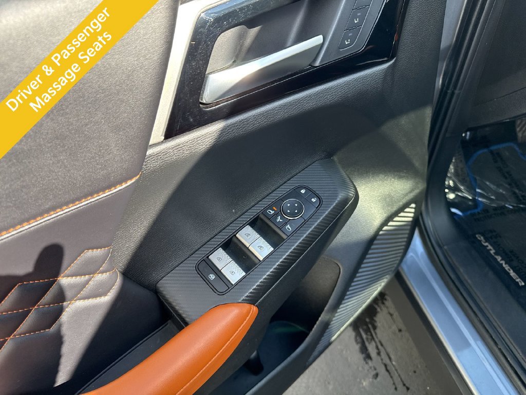 Used 2023 Mitsubishi Outlander SEL AWD/4WD image 19