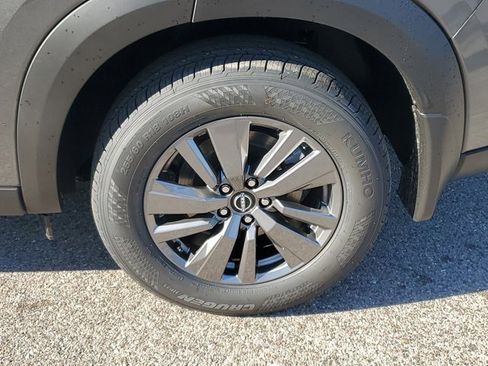 New 2025 Nissan Pathfinder SV w/ Black Appearance Package image 3