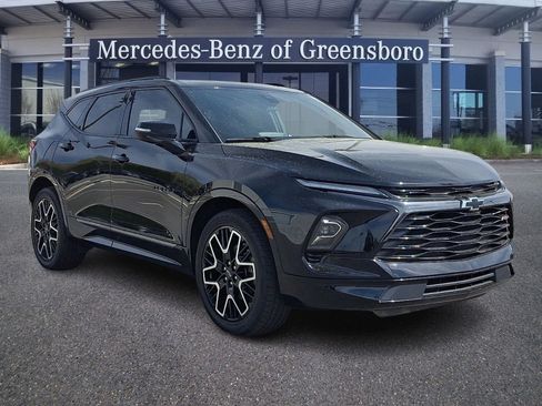 Used 2023 Chevrolet Blazer RS w/ Enhanced Convenience Package image 3