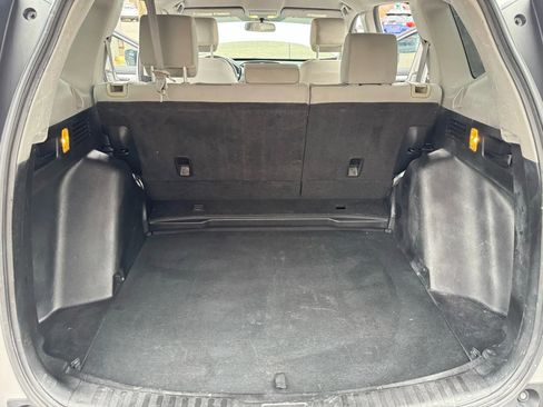 Used 2018 Honda CR-V LX image 12