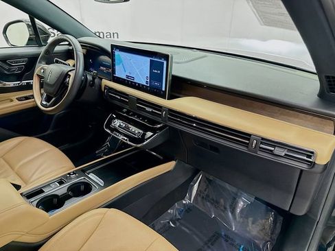 Used 2023 Lincoln Corsair Reserve image 29