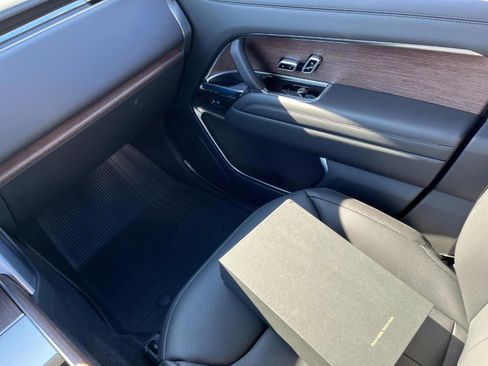 New 2025 Land Rover Range Rover SE image 20