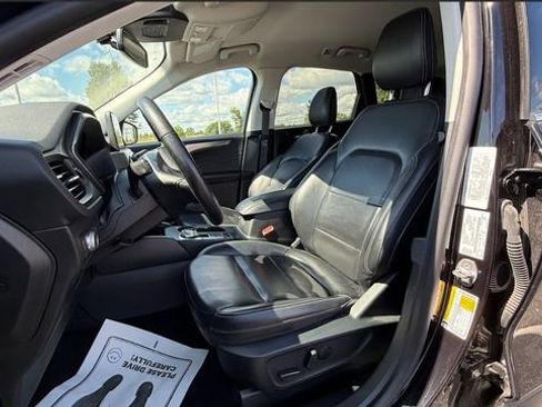 Used 2021 Ford Escape Titanium image 19