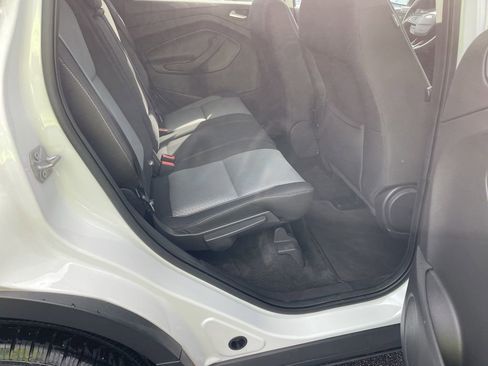 Used 2019 Ford Escape SE image 19