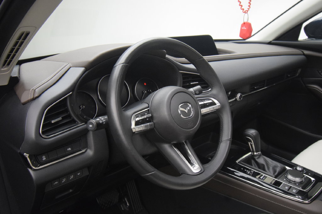 Used 2023 MAZDA CX-30 AWD 2.5 S w/ Premium Package image 11