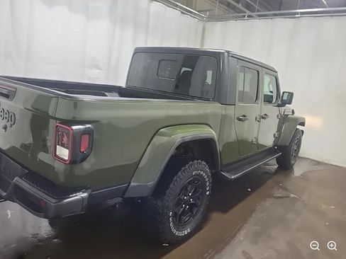 Used 2022 Jeep Gladiator Sport AWD/4WD image 4