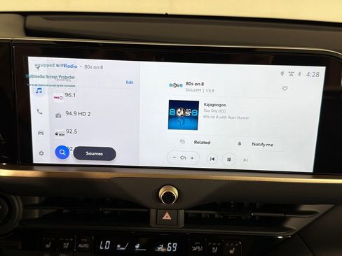 Used 2025 Toyota Crown Signia Limited w/ Advanced Technology Package image 30