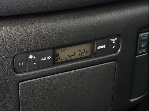 Used 2024 Nissan Armada Platinum w/ Captain's Chairs Package image 12