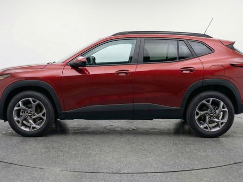 Used 2025 Chevrolet Trax LT image 5