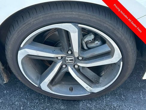 Used 2017 Honda Accord Sport image 2