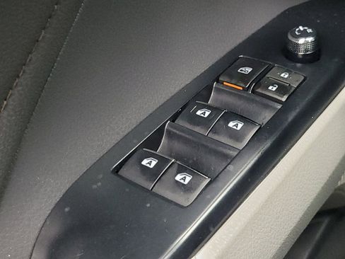 Used 2018 Toyota Camry XLE FWD image 27