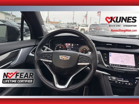 Used 2024 Cadillac XT6 Sport w/ Technology Package image 39