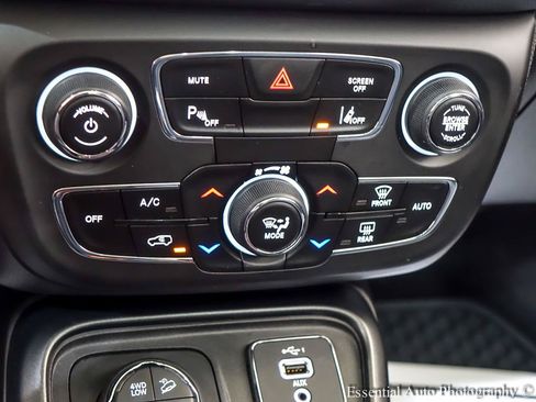 Used 2021 Jeep Compass Trailhawk w/ Sun and Sound Group AWD/4WD image 23