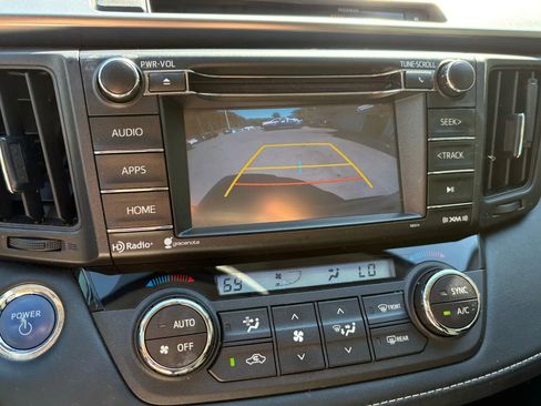 Used 2016 Toyota RAV4 XLE image 16