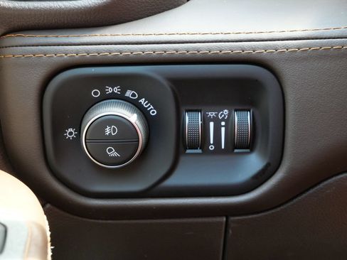 Used 2026 RAM 3500 Longhorn AWD/4WD image 35