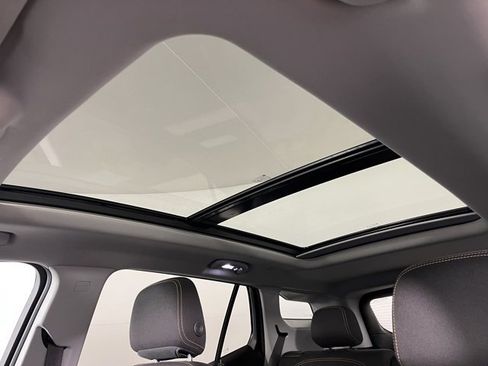 Used 2021 GMC Terrain SLE w/ Driver Convenience Package image 18