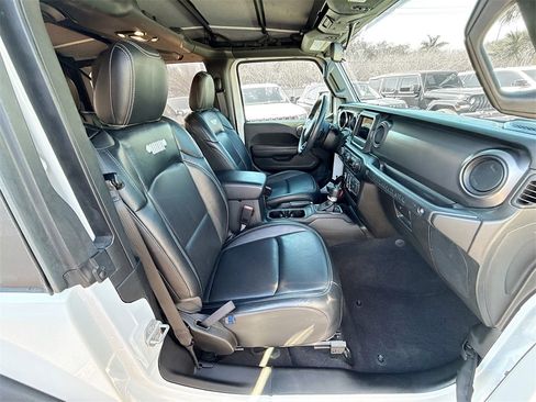 Used 2021 Jeep Wrangler Sport S image 32