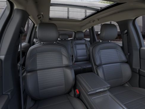 New 2026 Lincoln Nautilus Reserve AWD/4WD image 34